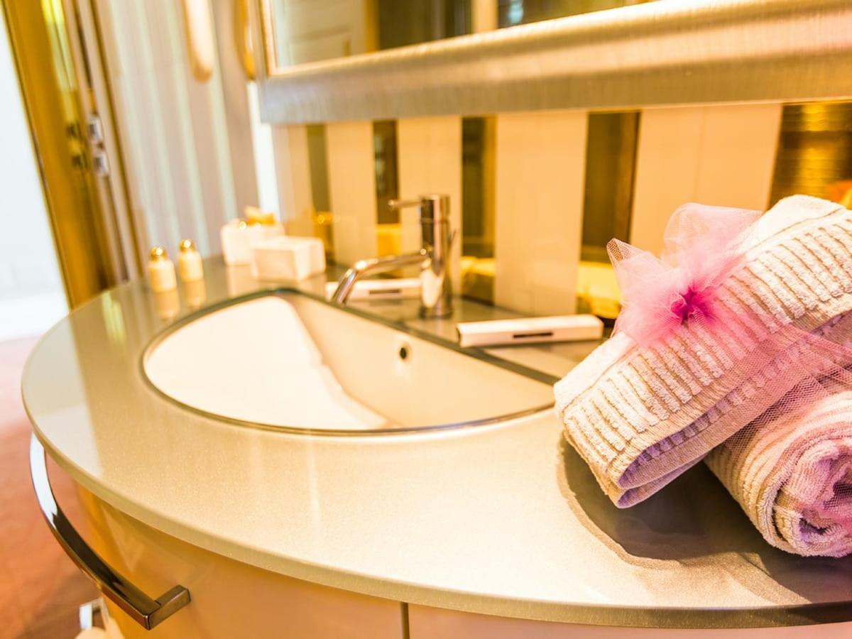 Relais Sans Soucis & Spa รอนชิโญเน ภายนอก รูปภาพ